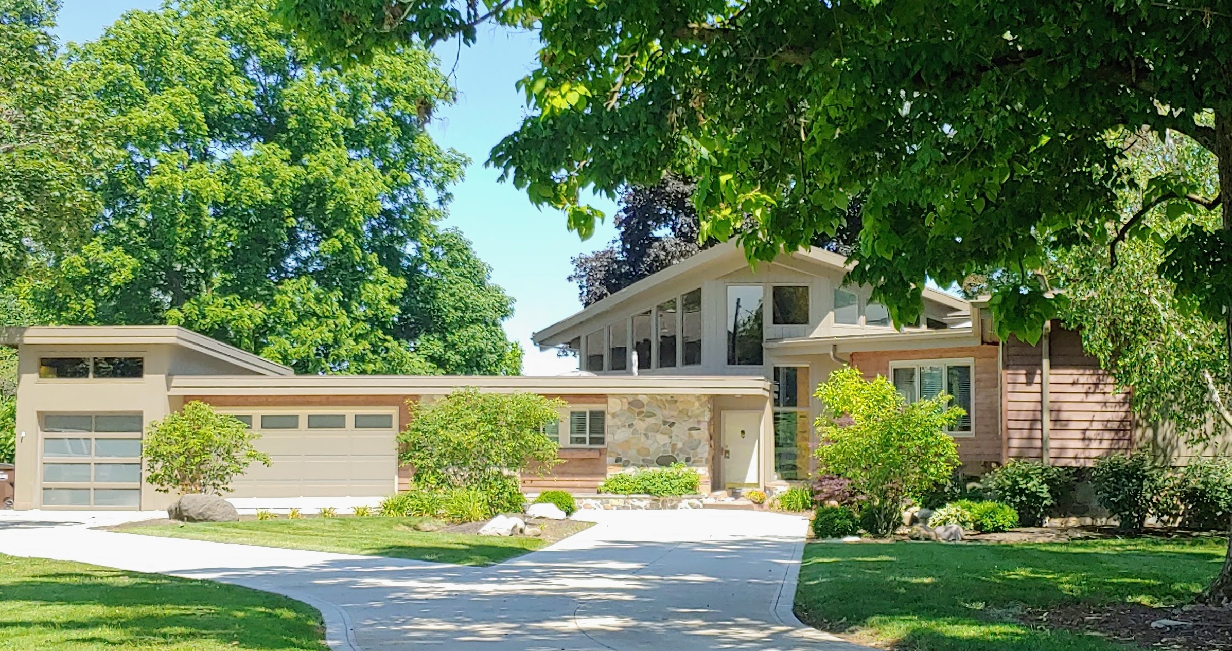Modern Addition 1 35b7a8f96764d1087c694508e54c2a0b
